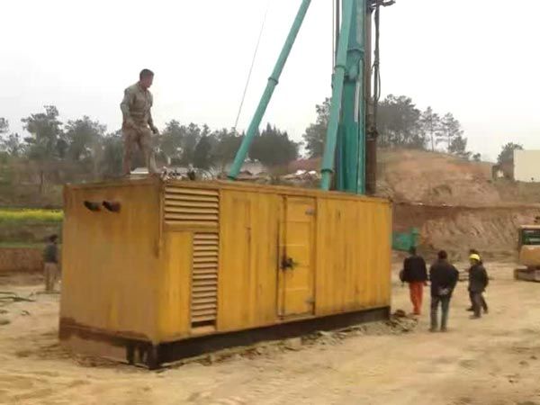 青川如何判断水冷式机油散热器密封件是否需要更换?